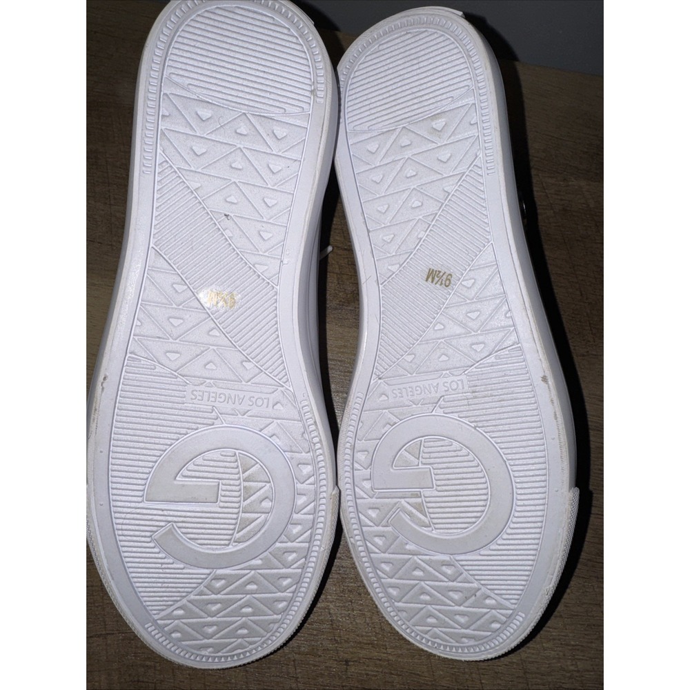 GUESS Women's White Pink Comfort Sneakers Logo Star Heart Lips Accents 9.5 NEW - Picture 8 of 11
